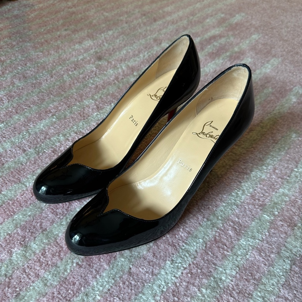 NWT Christian Louboutin Sophia Regina Black Patent Leather heels